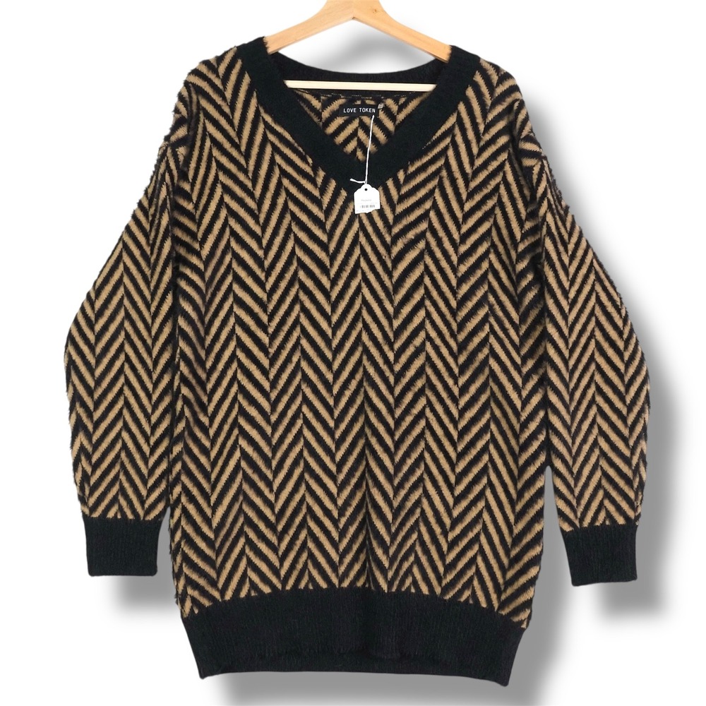 Love Token Womens Chevron Sweater M Fuzzy V-Neck Herringbone Camel Black Cozy